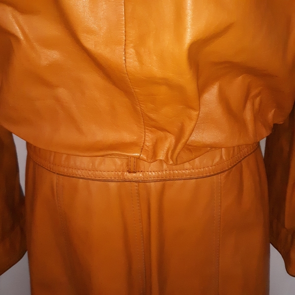 VINTAGE 1970s Women's Long Leather Tie Waist Dress Coat Tan Camel Sz. M - Picture 11 of 15